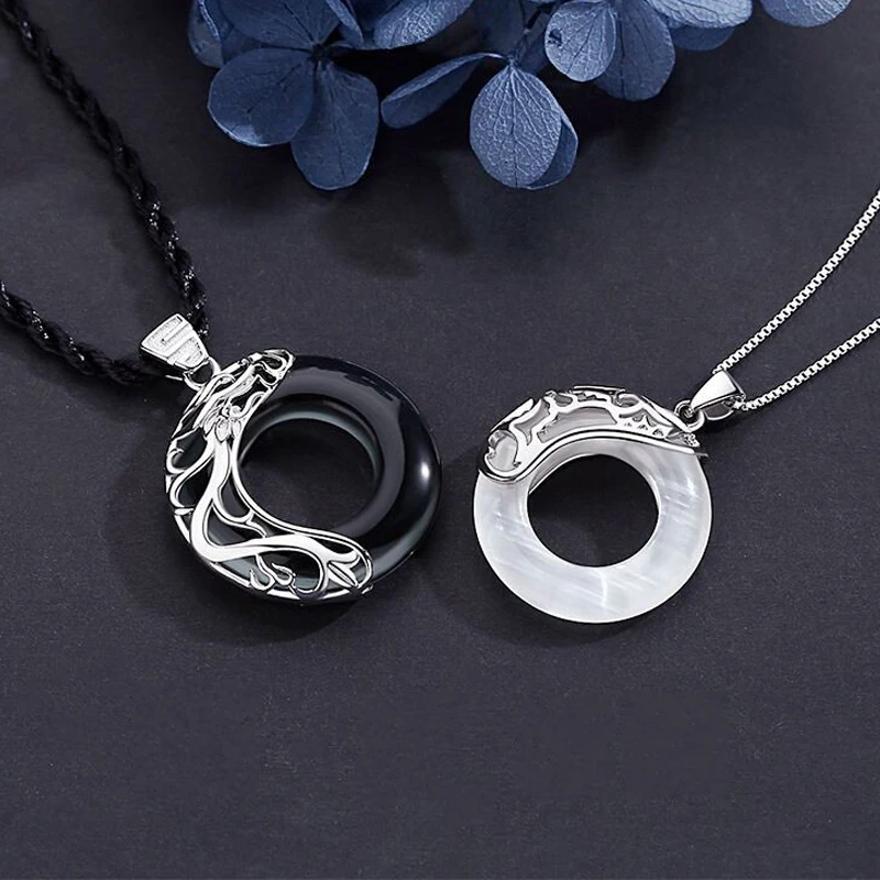 Classic Retro Round Pendant Couple Necklaces For Women Men Ethnic Vintage Resin Fake Jade Pendant Necklaces Fashion Jewelry