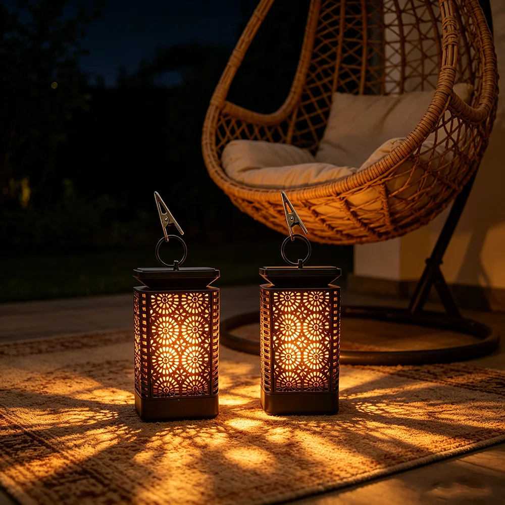 

Solar Hollow Pattern Projection Lamp, Hanging Lantern with Clip, Garden Balcony Camping Courtyard Party Wedding Festival Decor