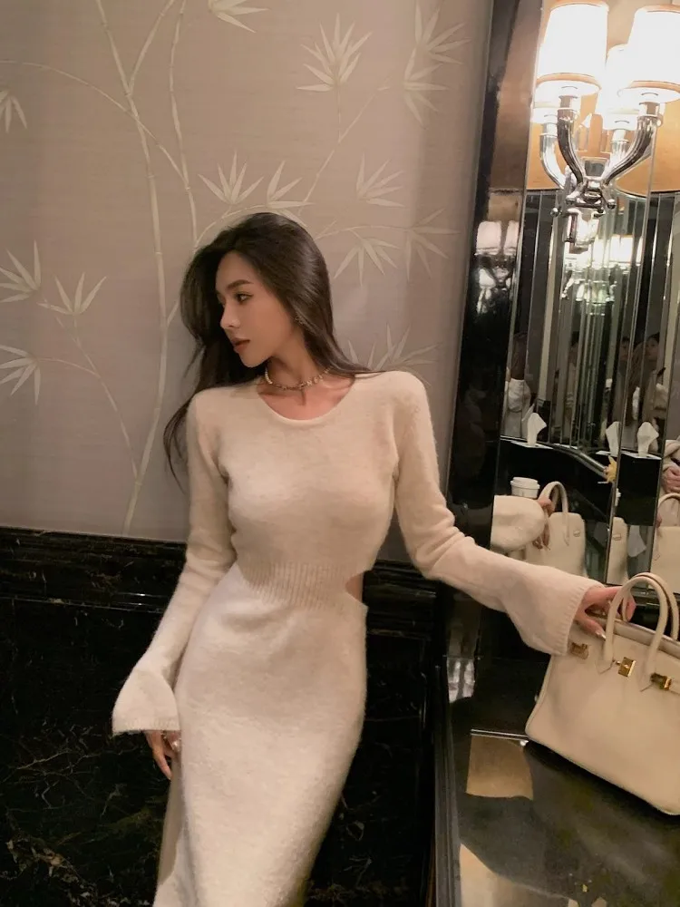 Vintage Temperament Knitted Dress For Women In Autumn And Winter, Round Neck With Exposed Waist, Unique Slim Fit Long Skirt