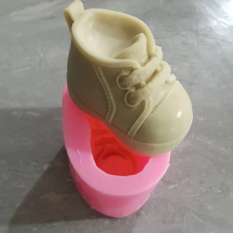 Buty dziecięce Silikonowa forma do świec Ręcznie robione buty 3D Rzemiosło Żywica Formy do odlewania gipsu DIY Czekoladowe ciasto Kostka lodu Narzędzie do pieczenia — zdjęcie 6