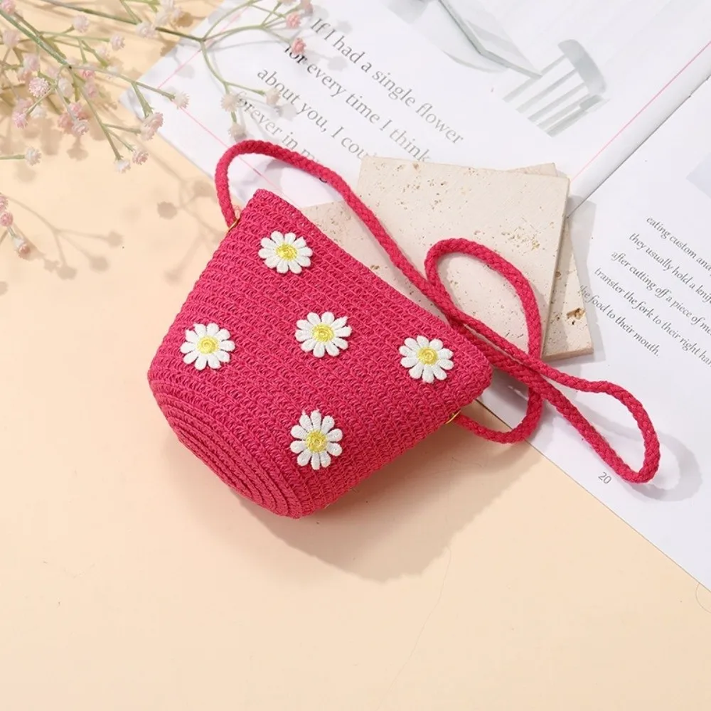 Creative Small Daisy Kids Straw Bag Shell Shape Handmade Shoulder Bag Woven Crossbody Bag for Children Girls