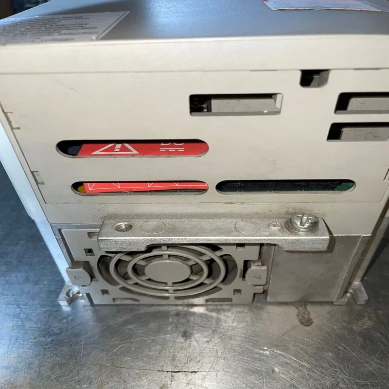 في حالة جيدة محول التردد ATV21HU40N4 في المخزون