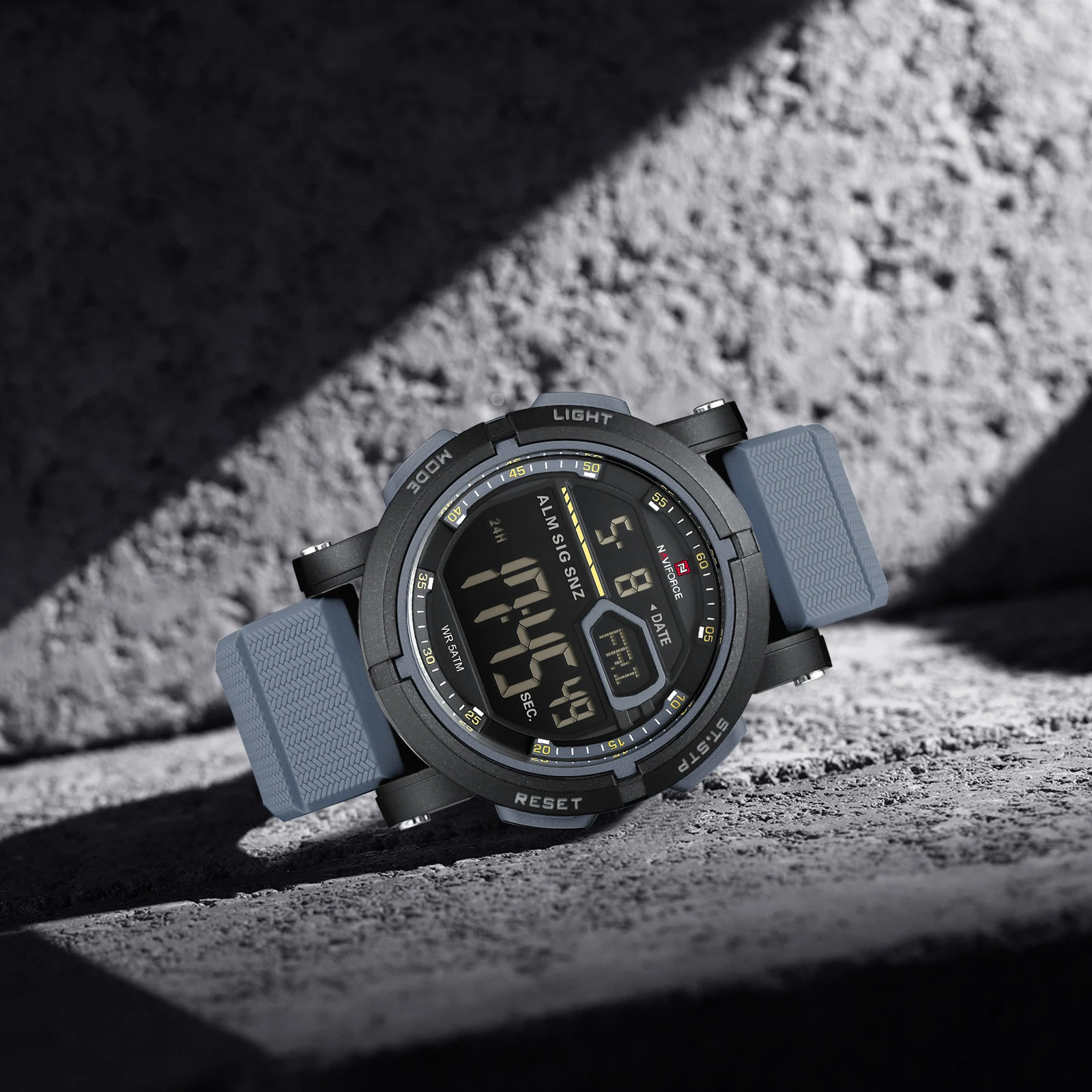 NAVIFORCE 7139 Electronic Watch Mens Multifunctional Outdoor Sports Watch Calendar Luminous 50M Waterproof Watches for Man