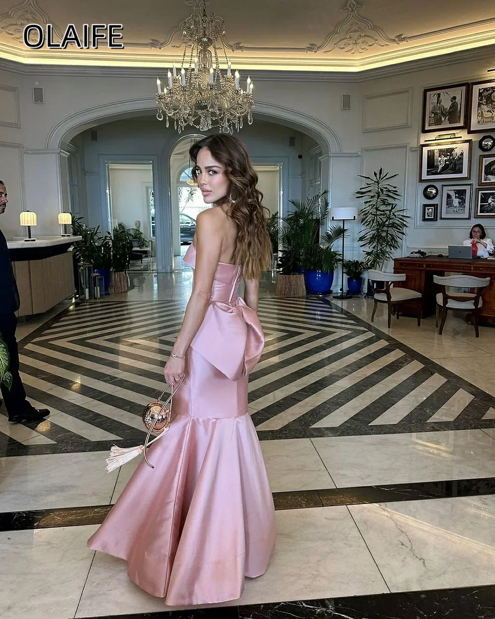 Mermaid Satin Strapless Pleats Floor Length Party Dress Customized Sleeveless Elegant Prom Gowns فساتين للمناسبات الخاصة