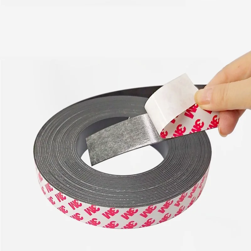 شريط مغناطيسي ناعم، يمكن قطع الشريط الطويل بشكل تعسفي، والمغناطيس التدليبي به مغناطيسية تدوم طويلاً