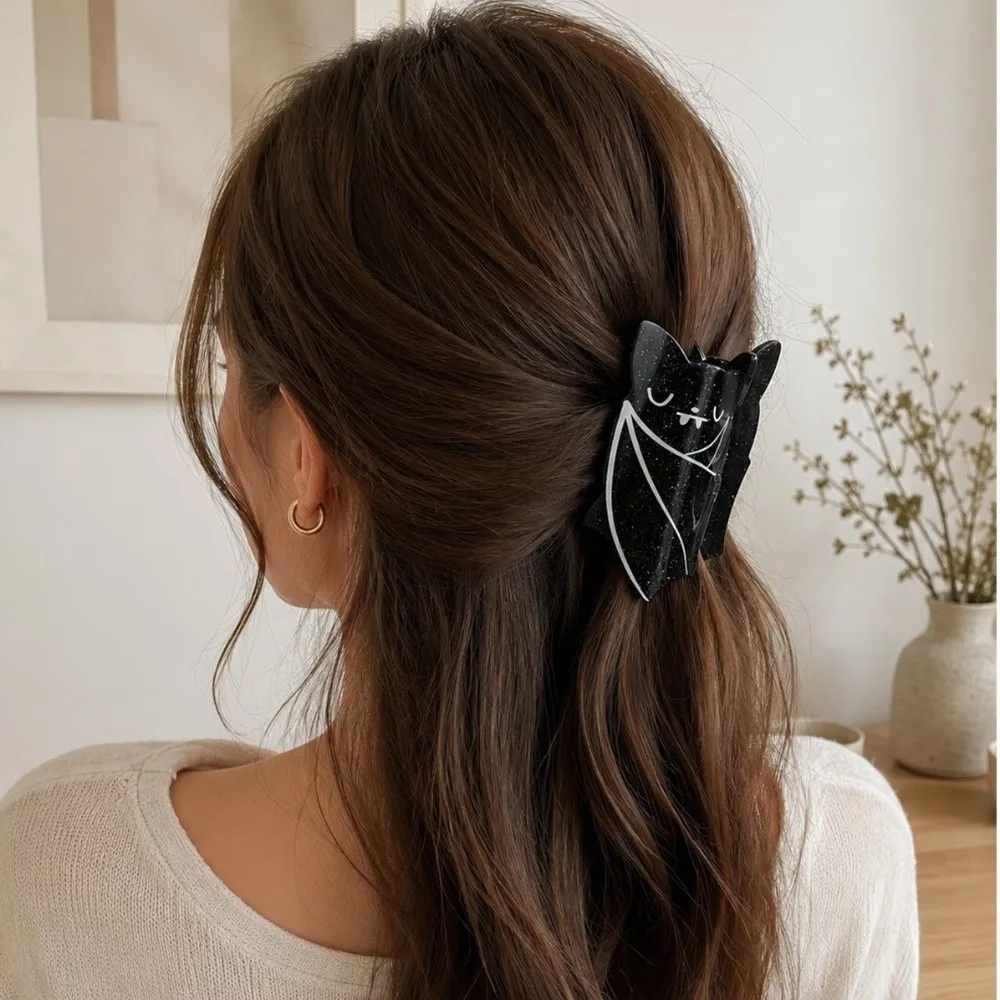 Fashion Gothic Bat Hair Claw Acrylic Geometric Halloween Crab Clip Hair Accessories Ponytail Holder Shark Clip Women
