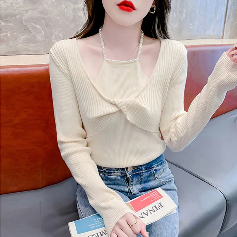 

Осенне-зимний вязаный топ 2024 с эффектом двухслойности и жемчужным декором, женский повседневный лонгслив, модный, для офиса, приталенный крой