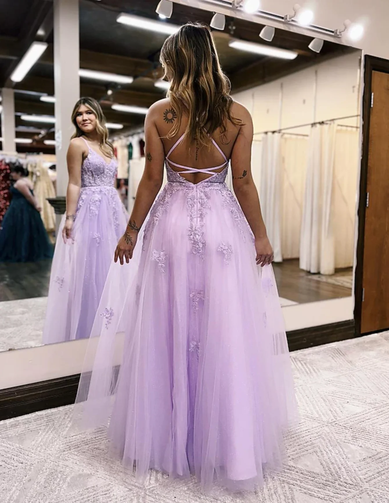 A-Line Evening Gown Open Back Dress Formal Prom Floor Length Sleeveless V Neck Tulle with Appliques