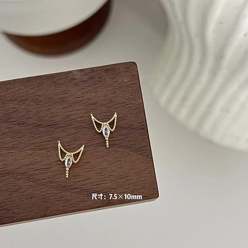 5 Stück vergoldete Kupfer-Zirkon-Nagelanhänger – Nagelkunst-Dekoration im französischen Stil mit glitzerndem Kristallrand, luxuriöser Nagelschmuck – Detail 23