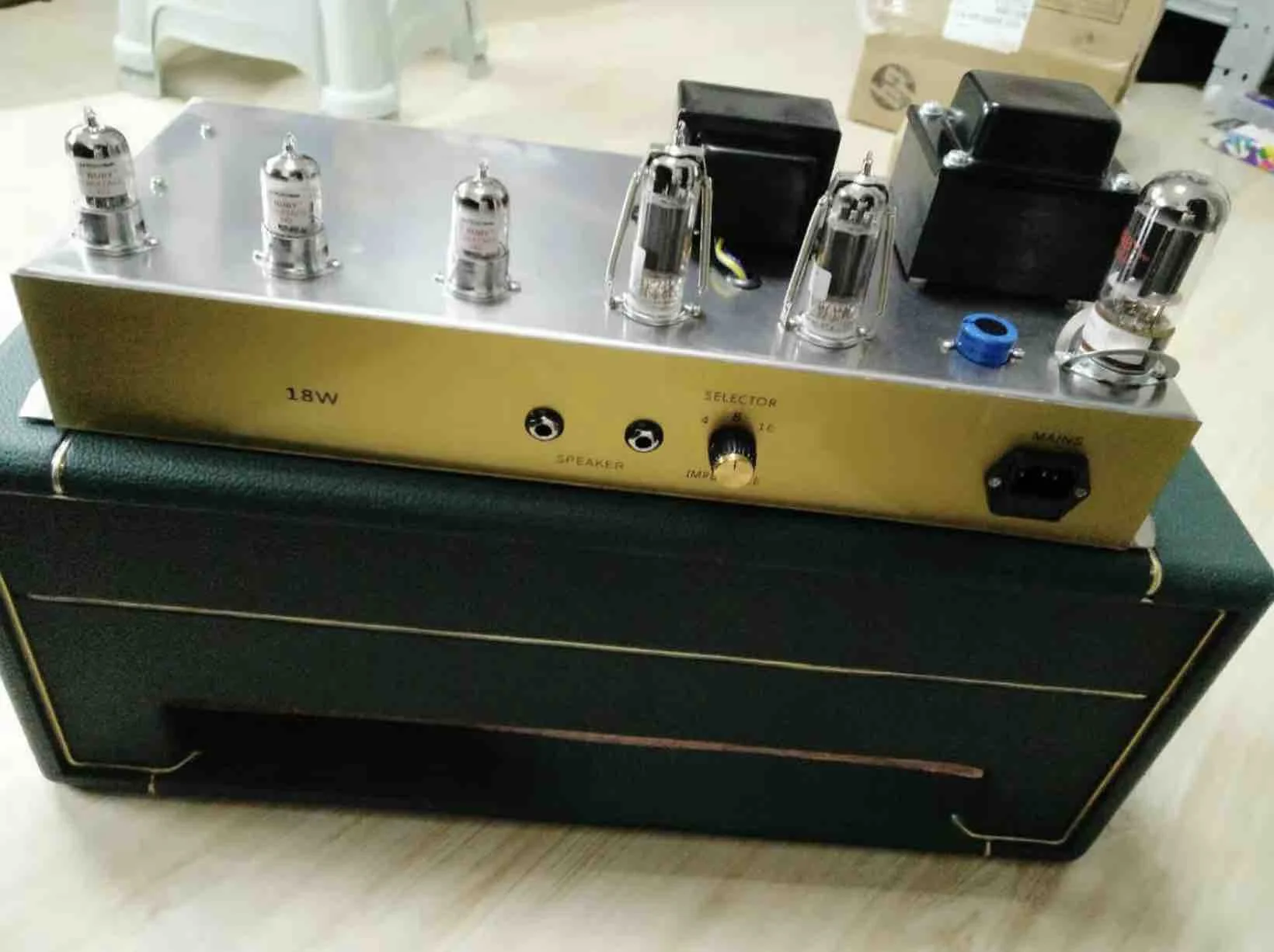 Custom 18W hand-wired guitar amp head TMB Style