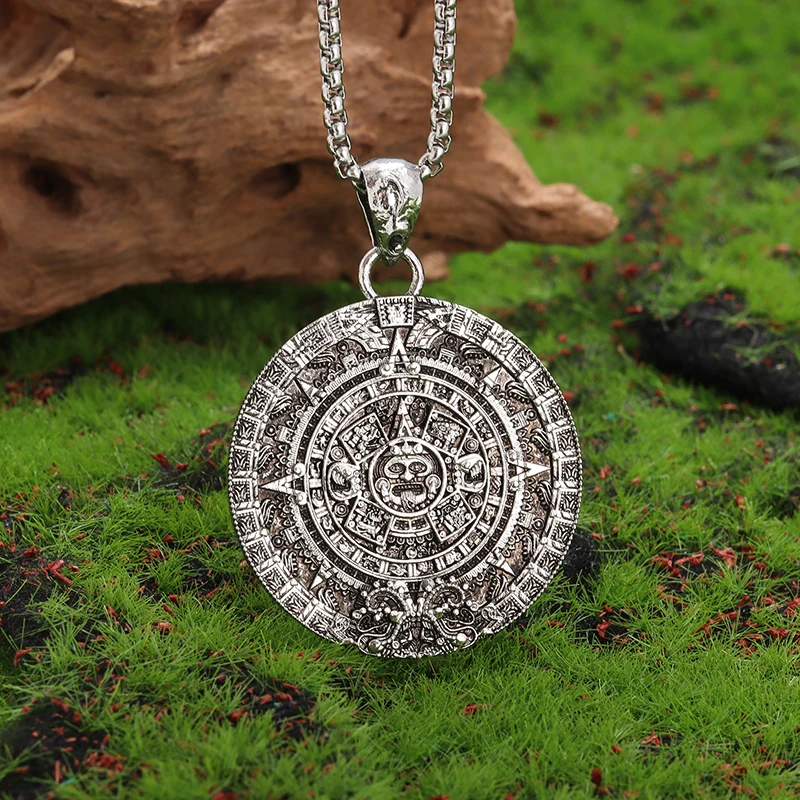 Aztec Solar Calendar Mysterious Ancient Mayan Civilization Pattern Pendant Necklace for Men's Retro Lucky Trend Jewelry