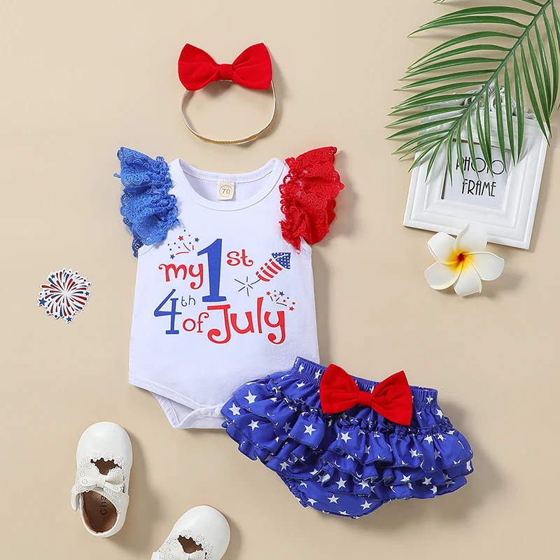 

4th of July Baby Girls Outfits Letter Print Lace Fly Sleeve Rompers Bowknot Ruffles Stars Print Shorts Headband 3Pcs Clothes Set