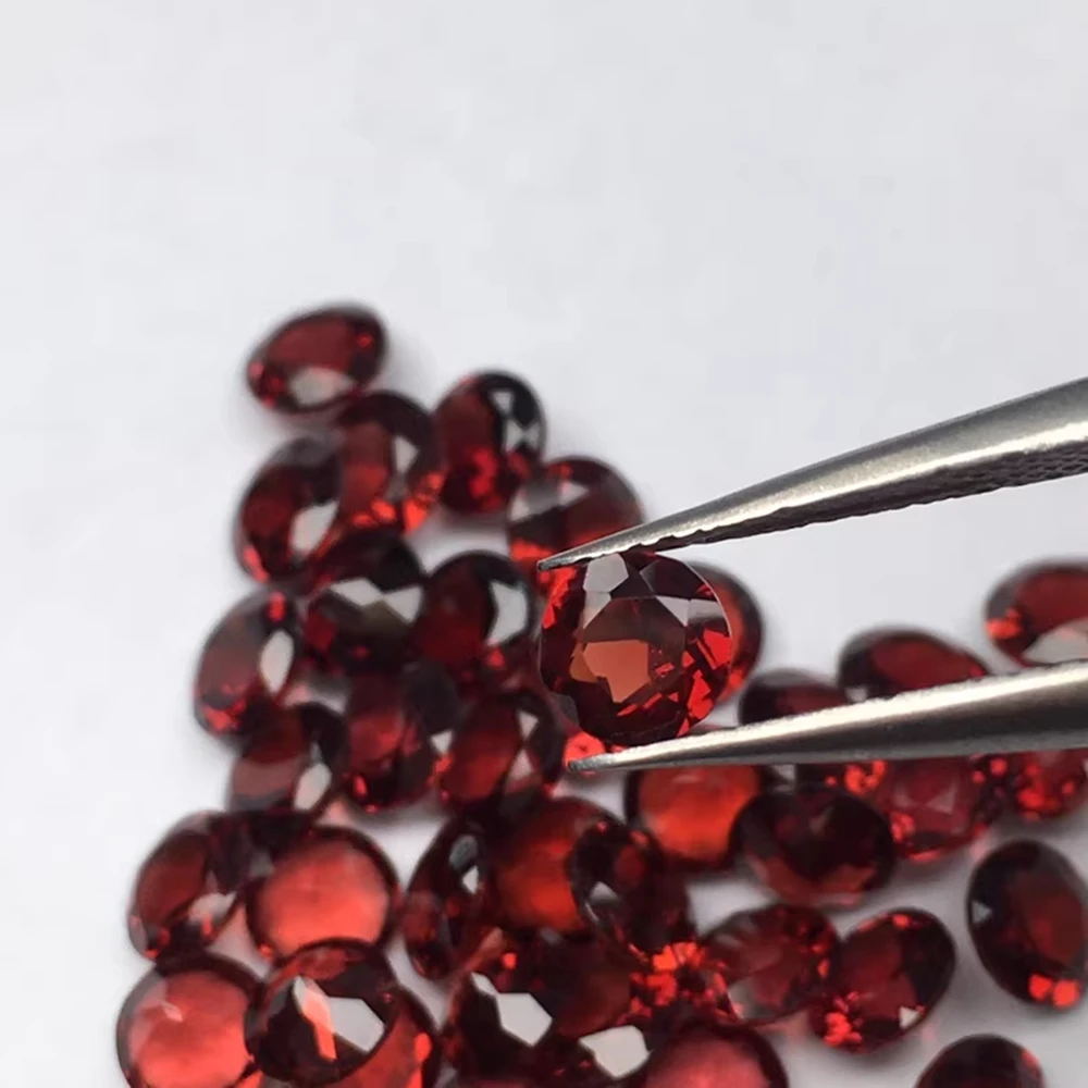

50PCS/Lot 5-6mm Natural Round Cut Clear Garnet Stones