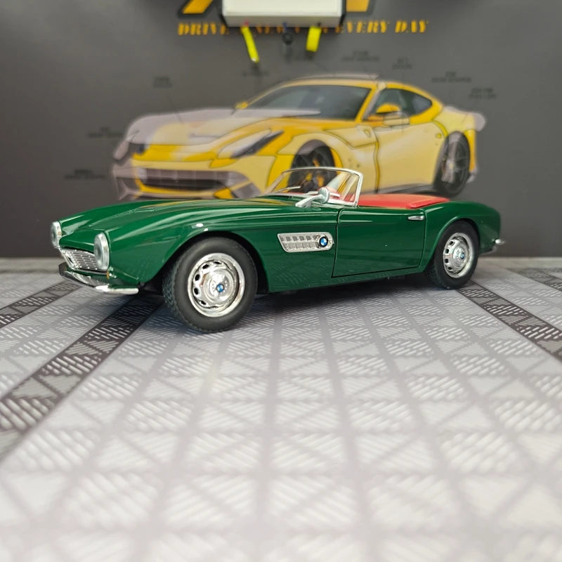 

1:24 simulation BMW 507 1955 alloy convertible vintage car model, doors and engine hood, trunk can be opened