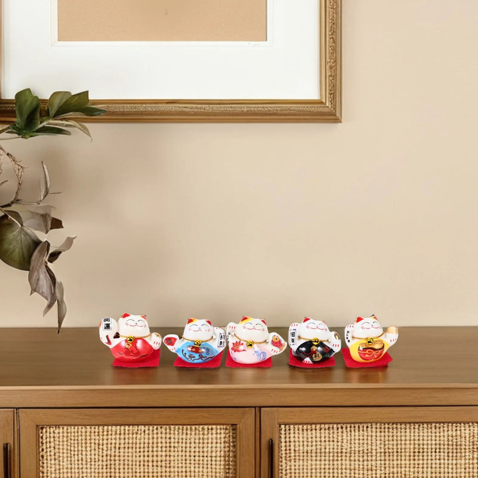 

5Pcs Mini Ceramic Lucky Cat Statues Cute Japanese Beckoning Cats for Home Office Desk Decor Wealth Luck Charm Small Cat