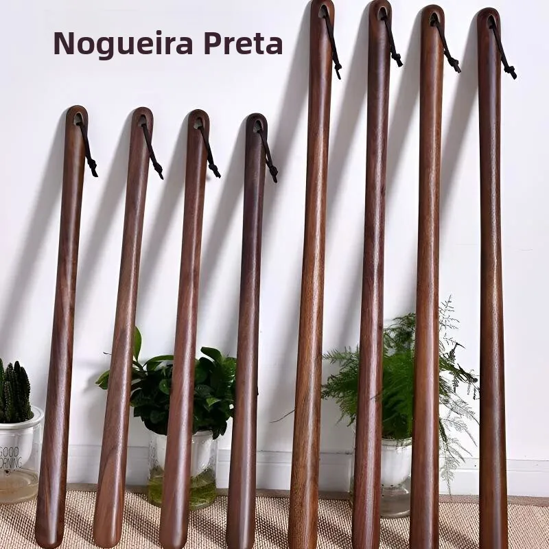 calcadeira-de-madeira-com-cabo-longo-em-nogueira-facil-de-usar-em-casa-sem-necessidade-de-se-curvar-perfeita-para-gestantes