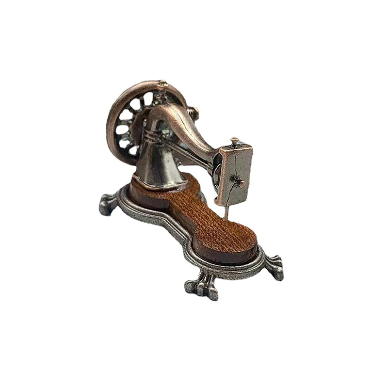 Mini máquina de coser en miniatura de aleación, escala 1:12, decoración artesanal para casa de muñecas, regalo, 1 ud.