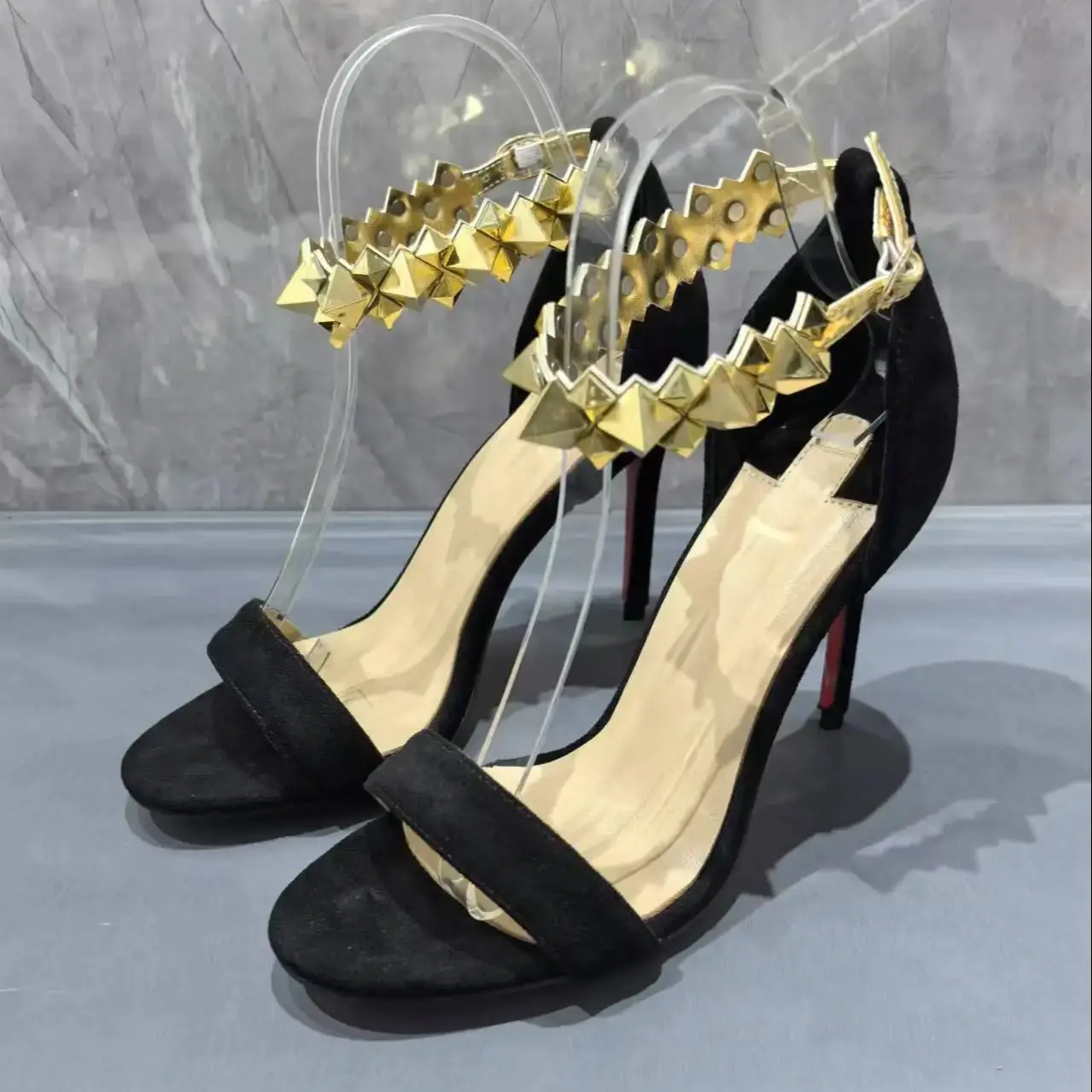 Givencci Black Color Flannel Strap Sandals Women Round Peep Toe Metal Buckle Belt Sandały Damskie Stiletto High Heels Party Lady