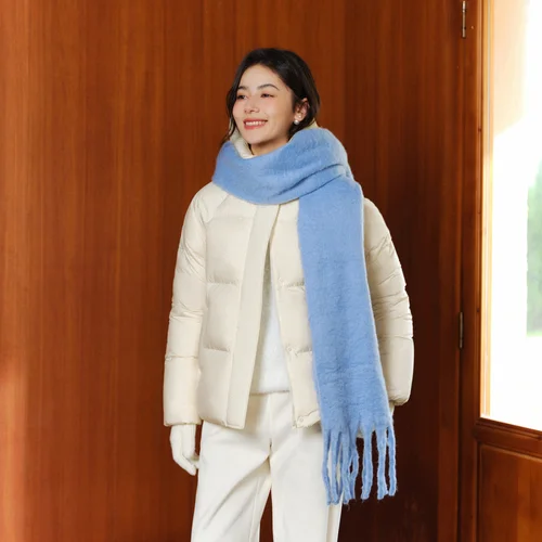 أسفل المعاطف