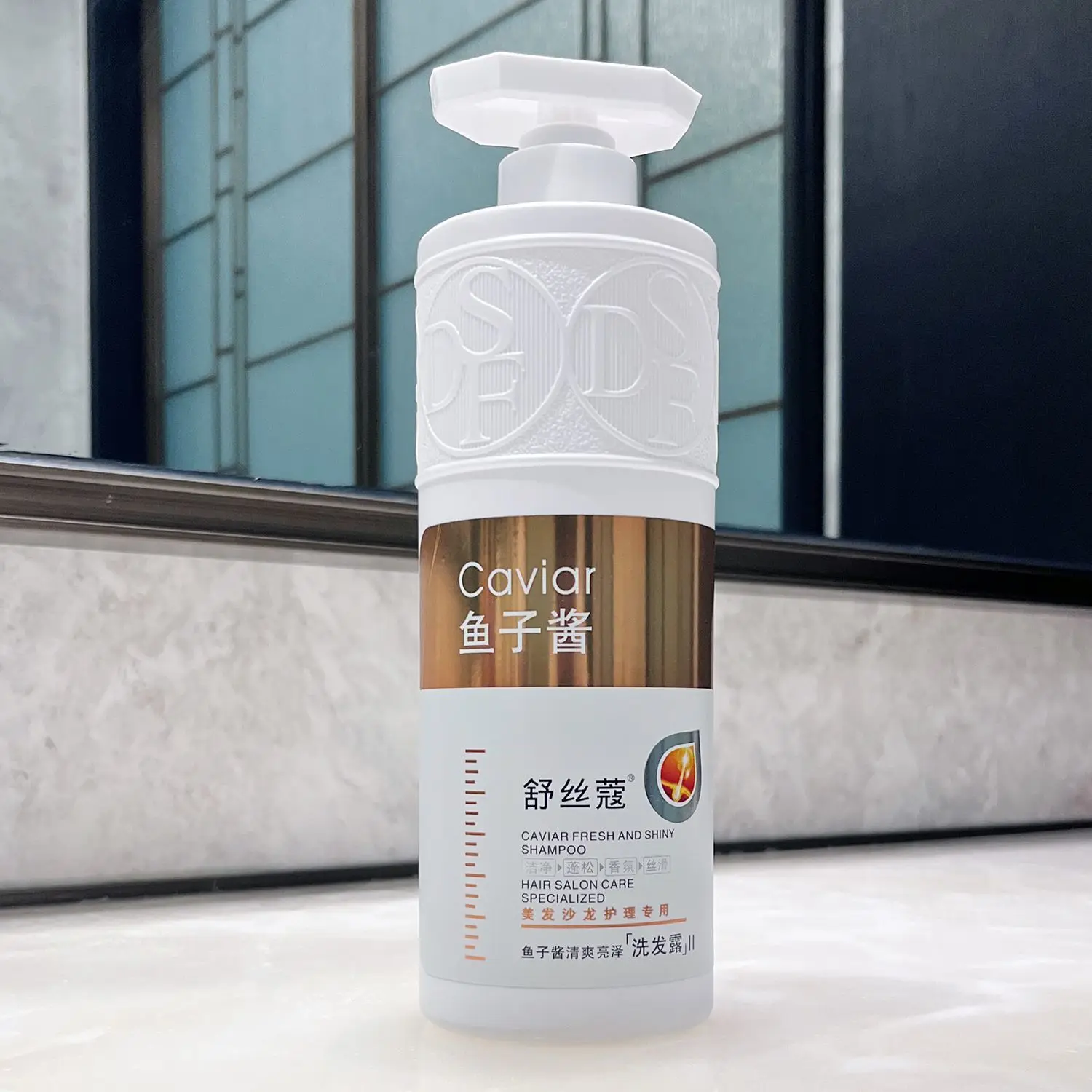 

Шампунь Salon Caviar 800 мл, контроль жирности и объем, стойкий аромат, профессиональный уход за волосами