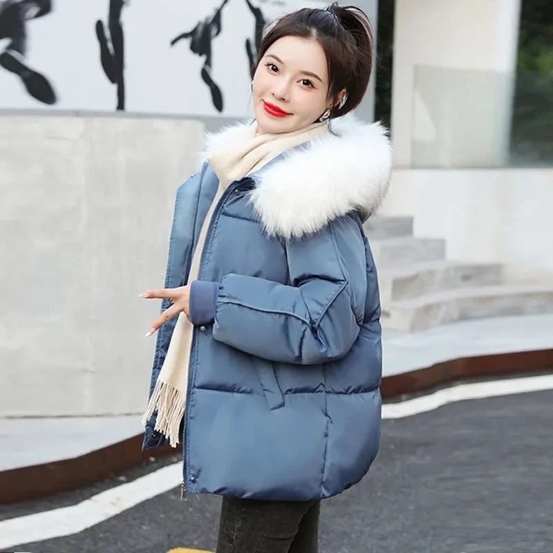 2023 Large Fur Collar Parka Bread Clothes Winter Warm Women\'s Short Coat Thickened Padded Jacket Female Hooded Outwear Fluffy