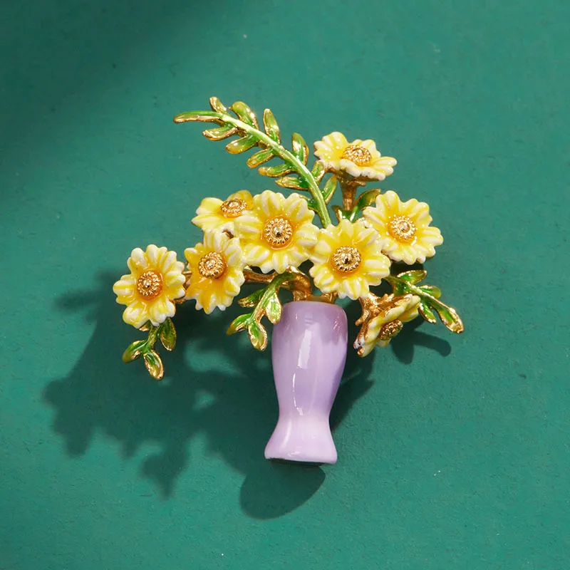 

Boho Style Office Jewelry Cute Creative Little Yellow Daisy Flower Arrangement Creative Vase Brooch Gentle Jewelry Large Brooch