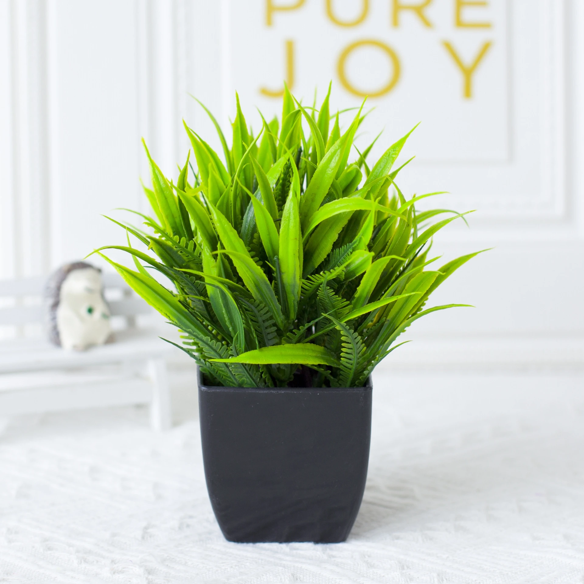 Maceta negra de planta falsa, Mini planta en maceta de eucalipto Artificial para decoración de mesa de baño de granja, oficina en casa interior, 1 ud.