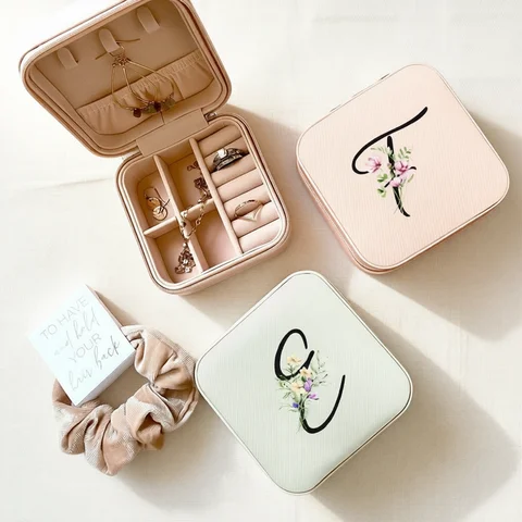 Personalized Black Letters Leather Storage Zipper Portable Jewelry Box Jewelry Organizer Display Travel Jewelry Case Boxe