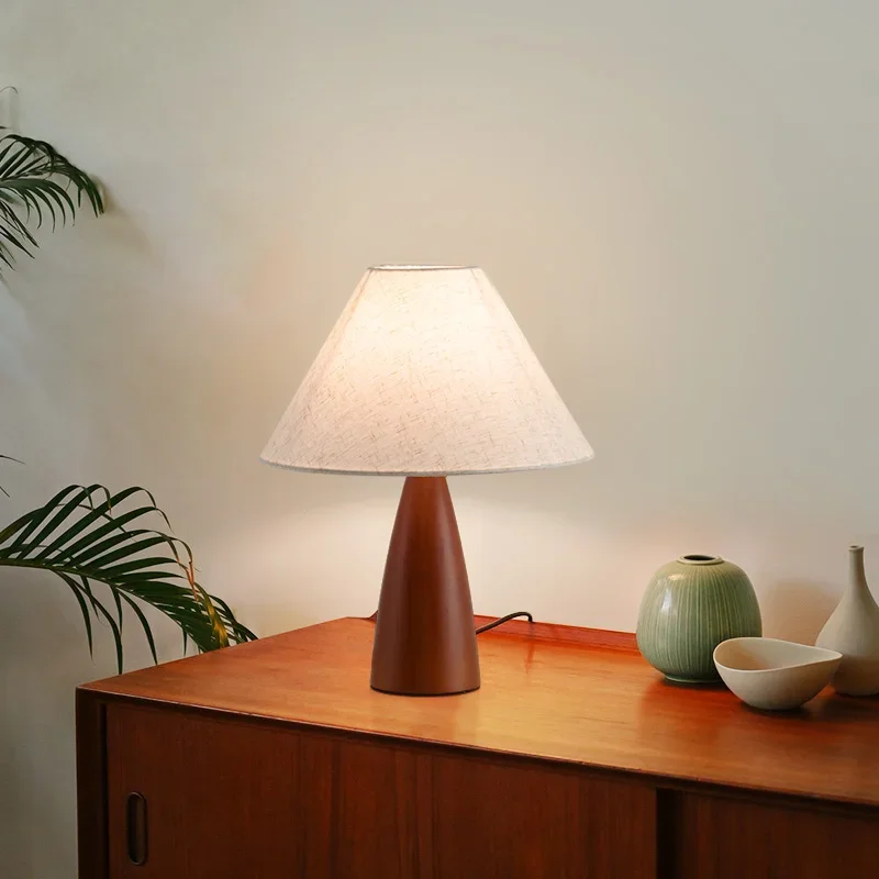 APRIL Contemporary Creativity Table Lamp American Retro Art Living Room Study Villa Hotel Bedroom LED Bedside Desk Light