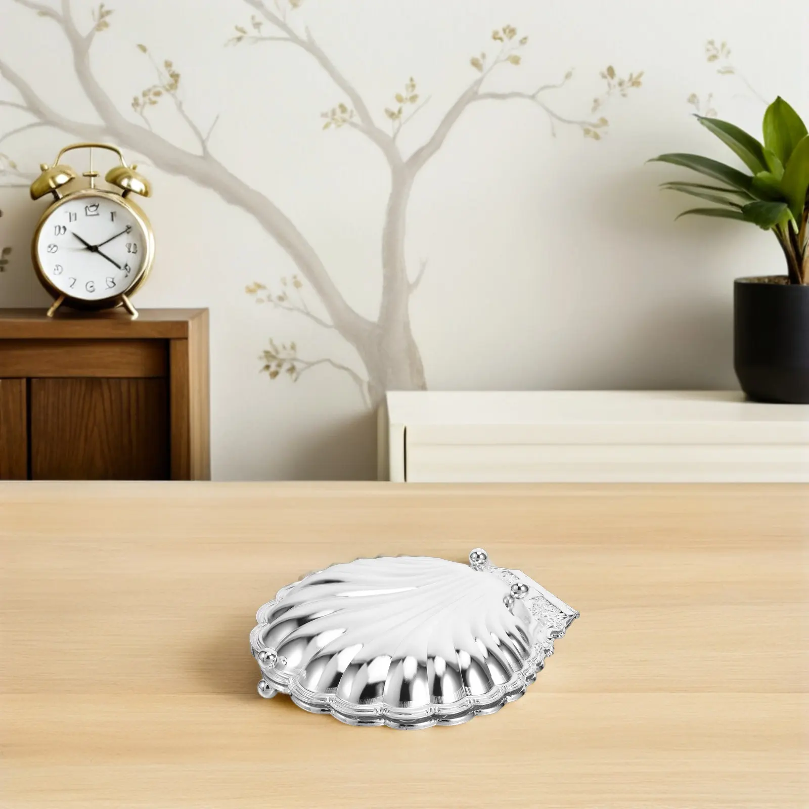 

Silver Seashell Fruit Serving Tray Shell Shape Metal Snack Plate Decorative Tabletop Fruit Bowl Nuts Dessert Holder