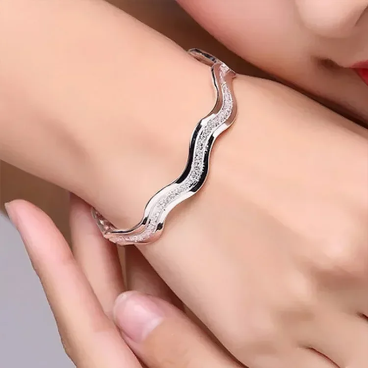 المصمم الأصلي 925 الفضة الاسترليني النبيلة متجمد موجة ستار نهر سوار الإسورة للنساء مجوهرات موضة حفل زفاف هدية