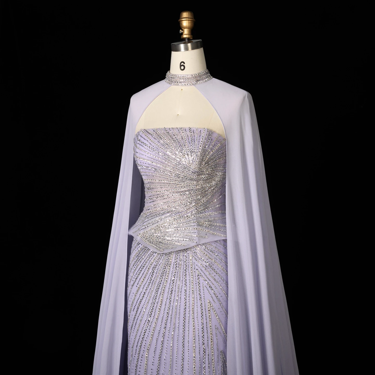 Sharon Said Luxuriöses lila Abendkleid, trägerlos, mit Kristallperlen, langer Chiffonumhang, Meerjungfrauen-Schnitt, formelles Abendkleid für besondere Anlässe, SS112 Custo – Detail 6