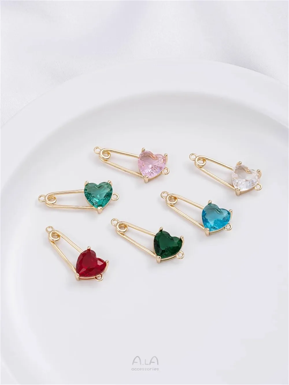 

14K Gold Vermetic Peach Heart-shaped Crystal Zircon Pins Double Hanging Handmade DIY Bracelets Necklaces Earrings Accessories