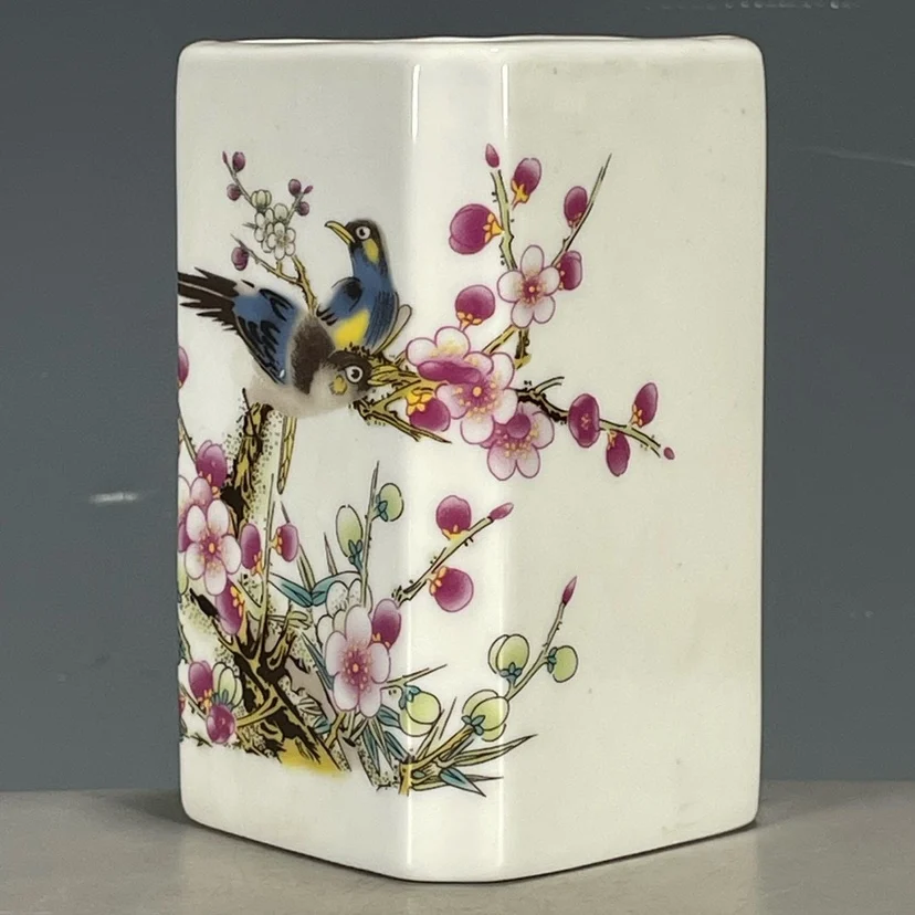 Porcelain wenwan secondhand goods collection Guangxu annual pastel flower and bird square pen holder