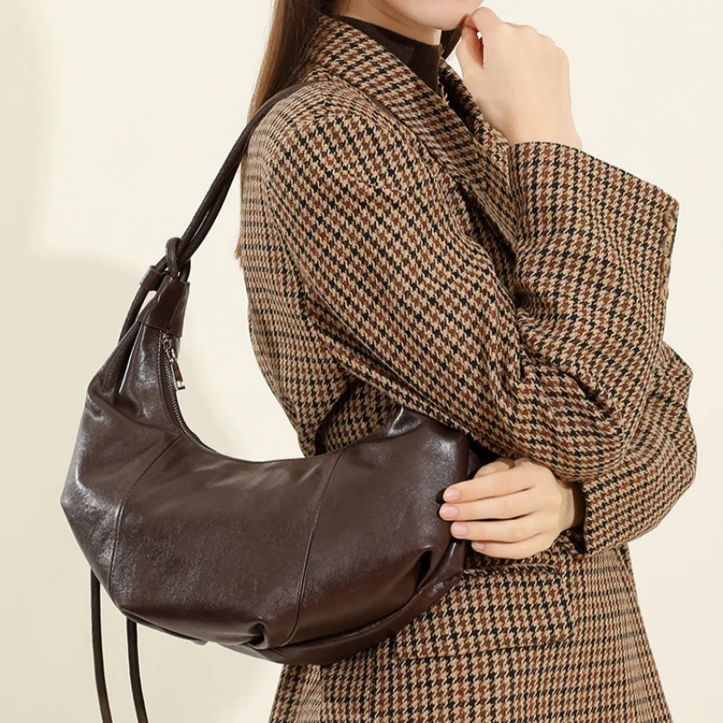 

Crossbody Bag Croissant-Shaped Leather Shoulder Bag Underarm Bag Commuter Large Capacity Women's Bag Soft Vintage Style