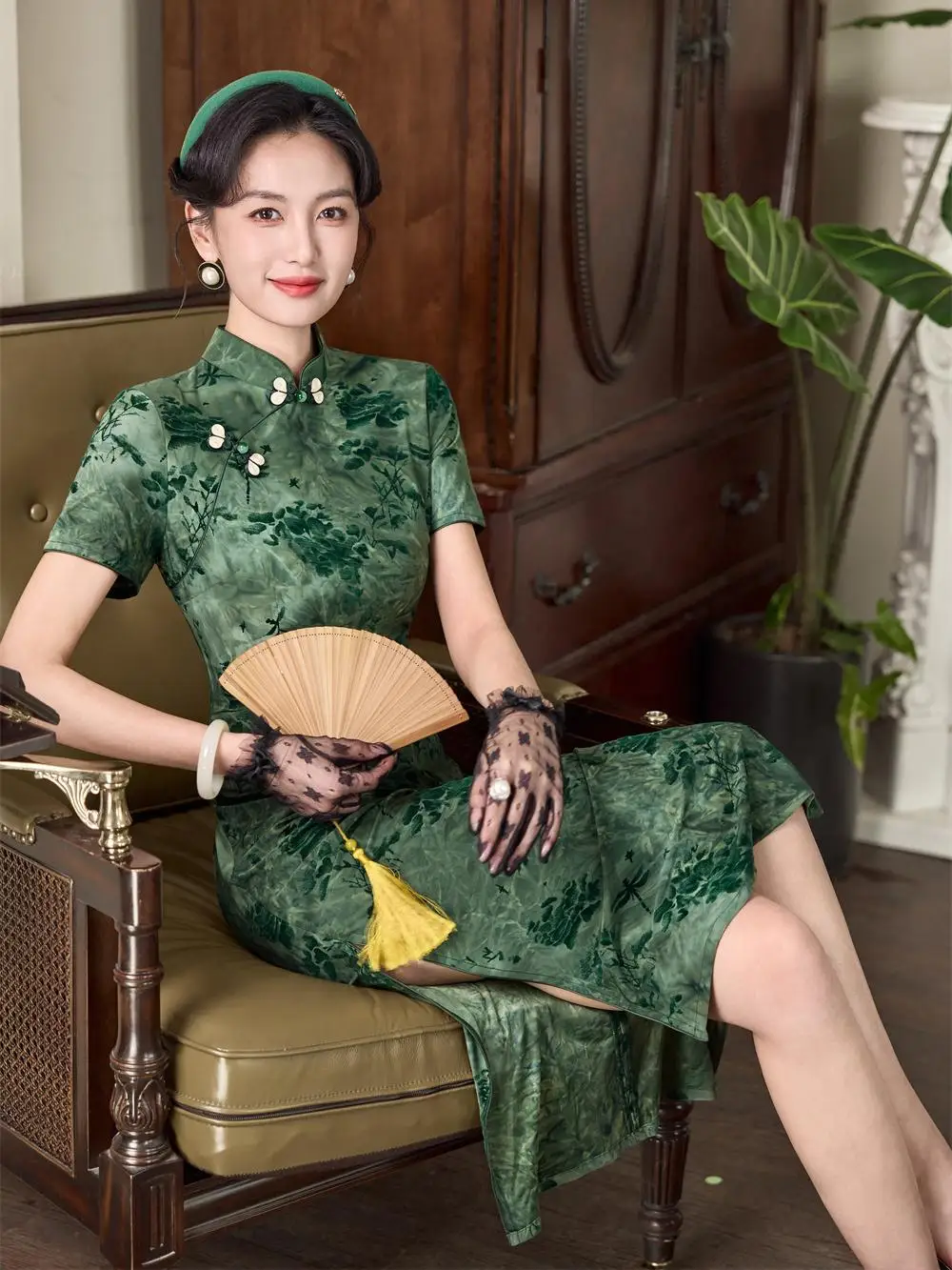 

Young Women's Mid-Length Dyeing And Plant Velvet Improved Flag Robe Daily Wear High Slit Retro Sle ort Sve