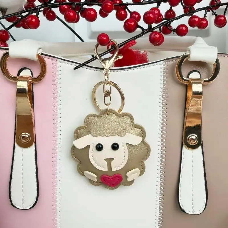 Niedlicher Lamm-Schlüsselanhänger aus PU-Leder, Cartoon-Schaf-Taschenanhänger, Ornament, Handtaschen- und Autoschlüsselhalter, Dekoration, 2027 Neujahrsgeschenke – Detail 9