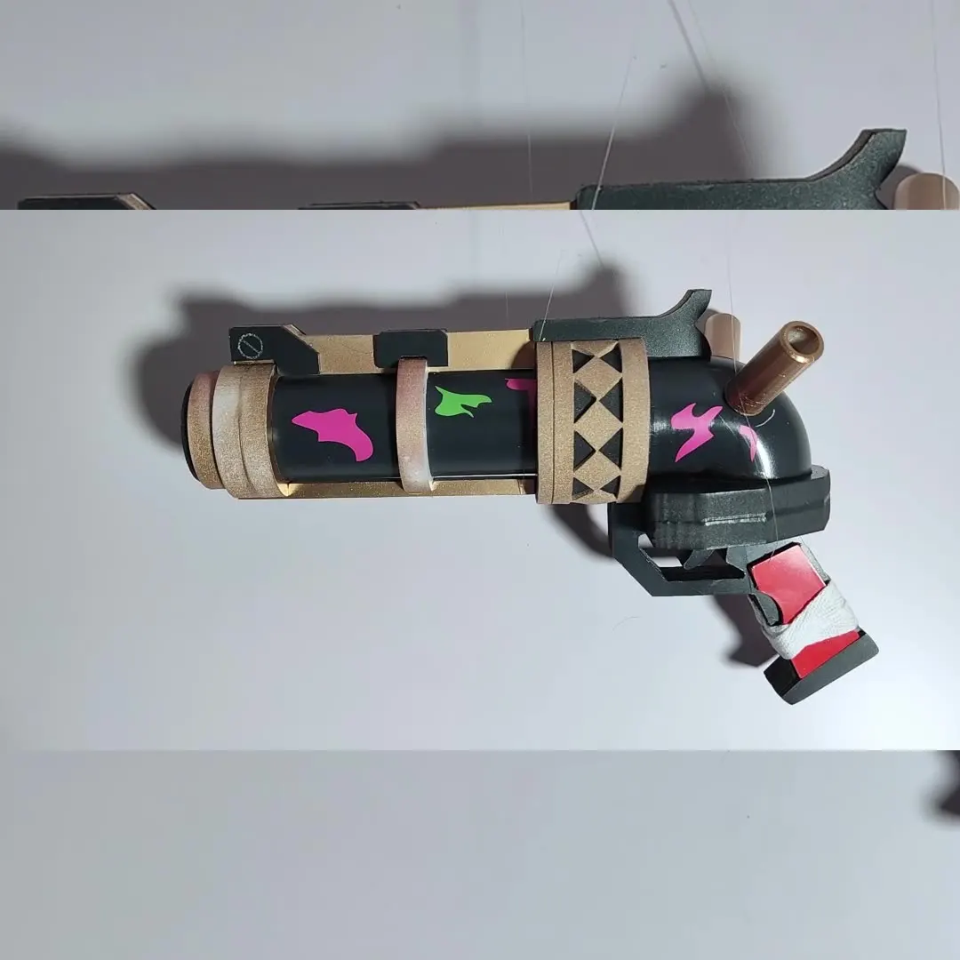 ขายร้อน LoL Arcane Jinx บทบาทเล่นอาวุธ props BaoBao Vi น้องสาวบทบาทเล่นปืน LoL Arcane Jinx ฮาโลวีน Carnival สีฟ้า wi