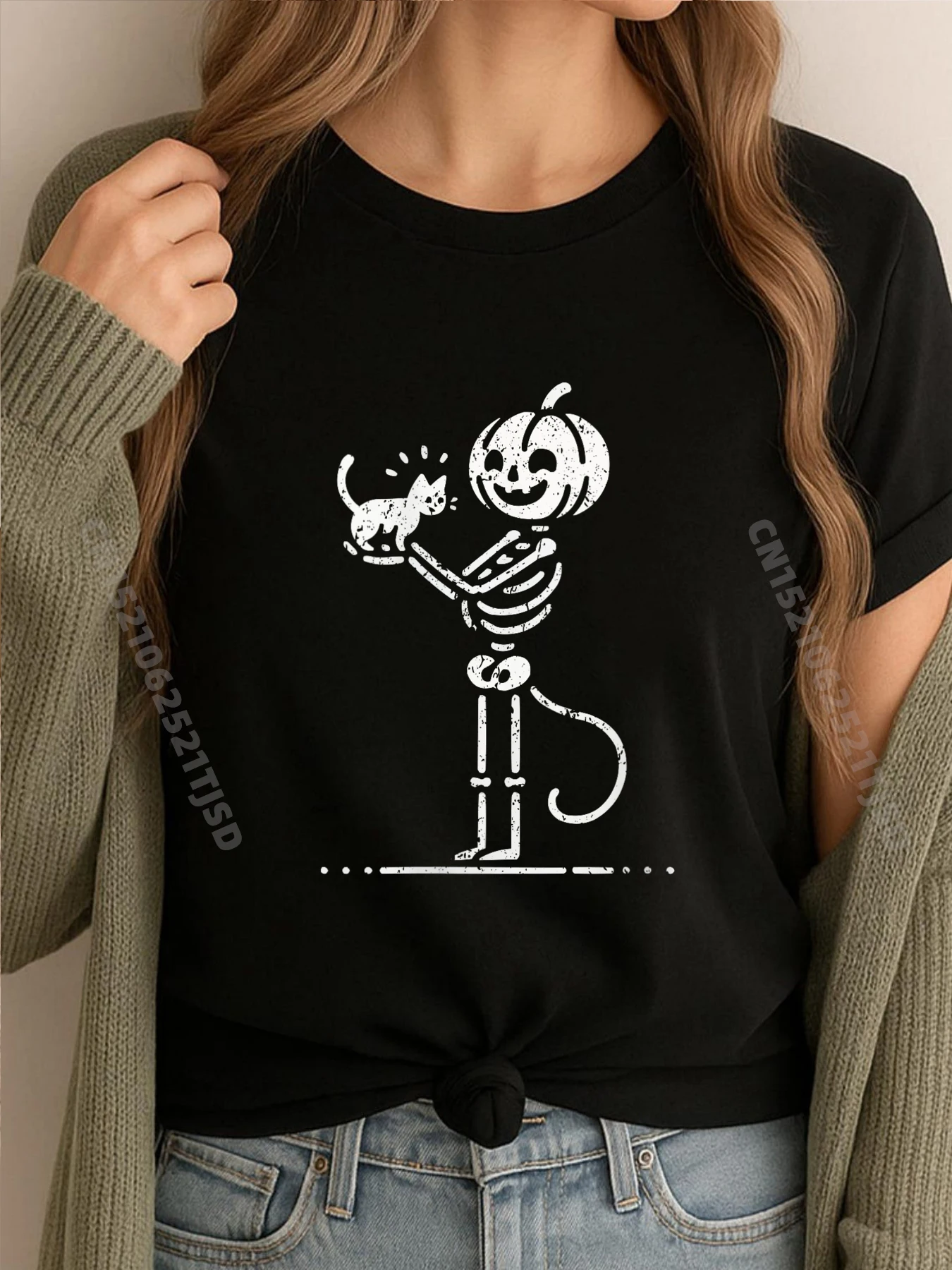 

Womens Cute Skeleton Holding A Cat For Pet Lover Halloween Black Shirt Graphic Tees Camisetas Hombre Oversized Cool
