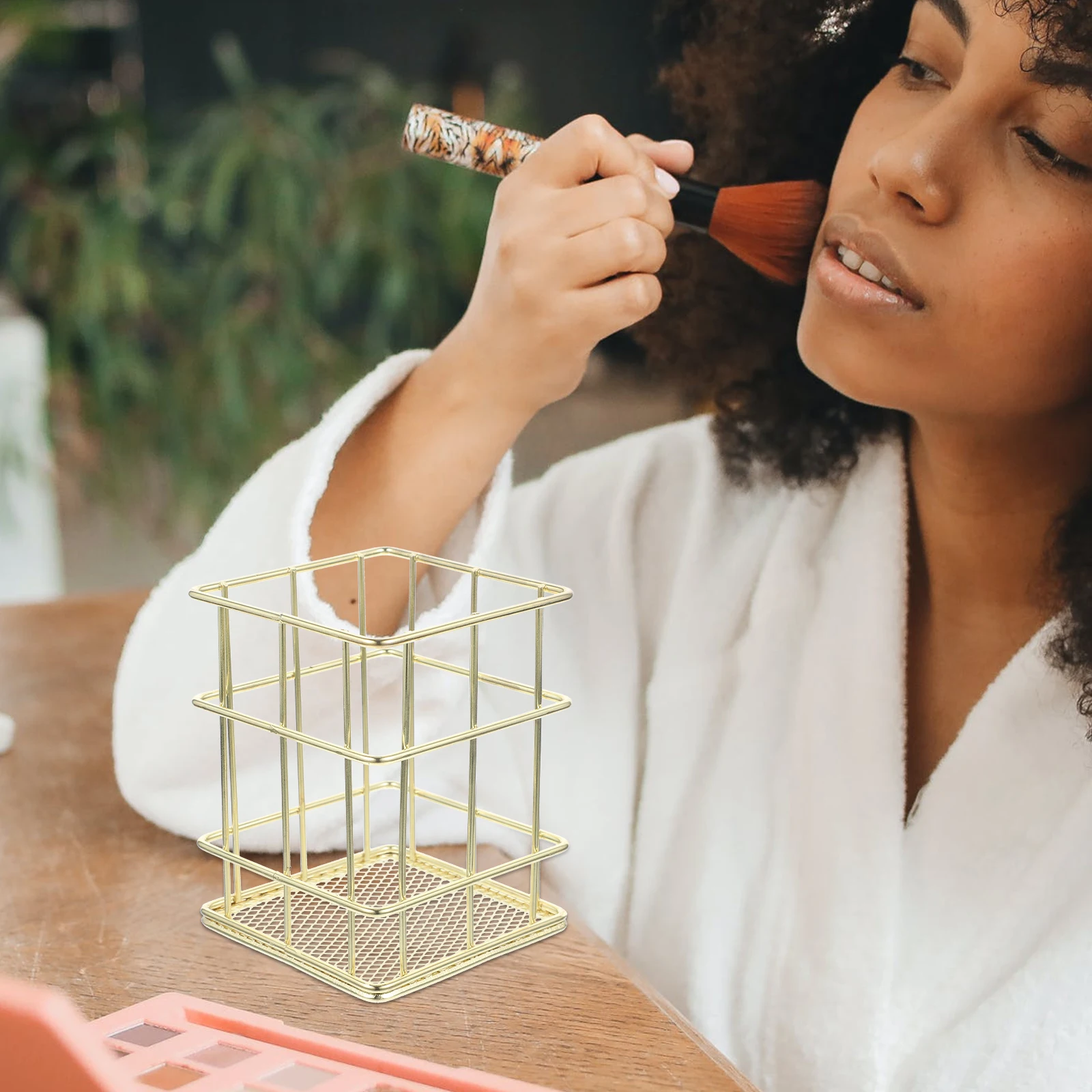 

Metal Pen Holder Desk Pencil Cup Stationery Organizer Makeup Brush Golden Iron Storage Box Student Desk Practical Decorative