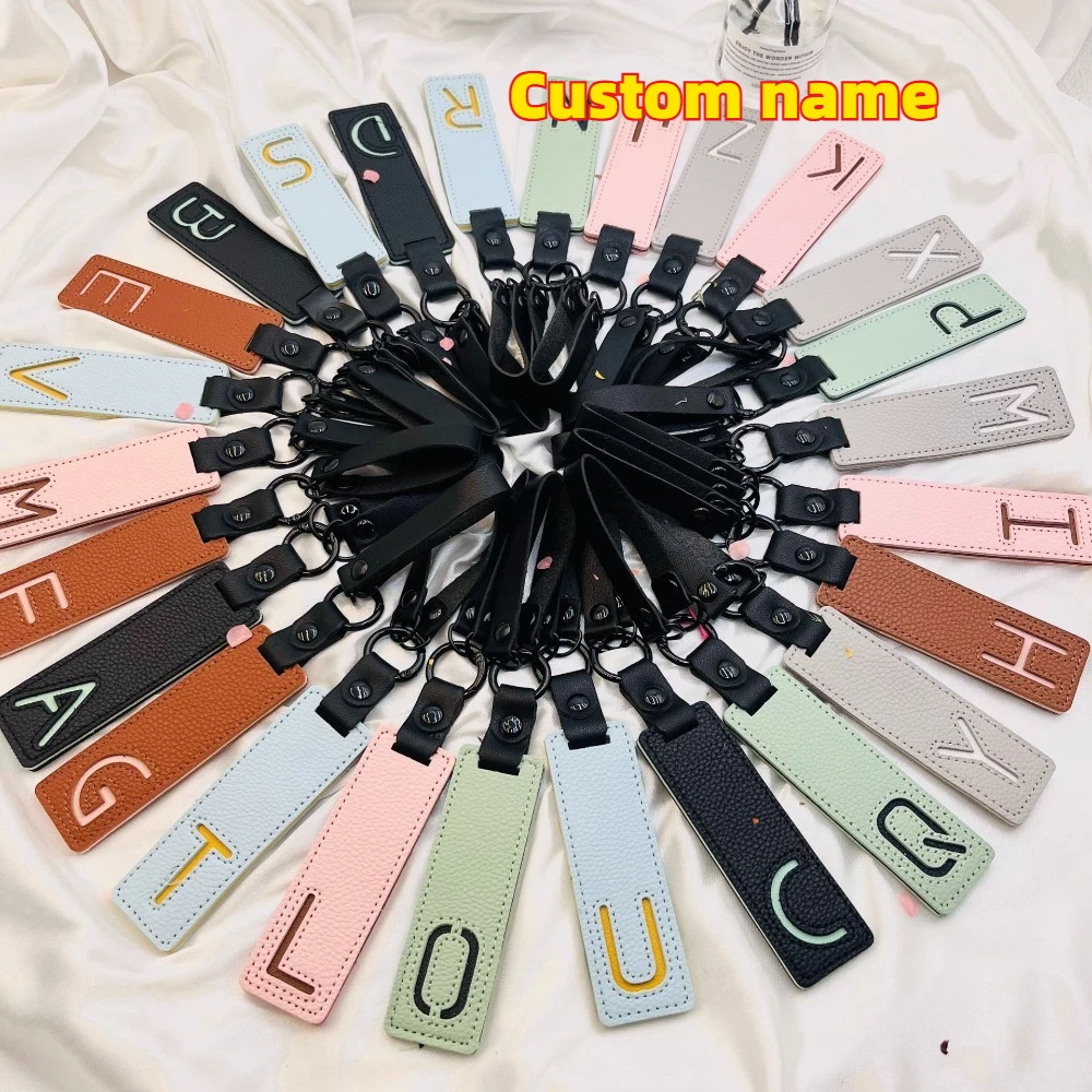 

Персонализированный брелок из натуральной кожи с 26 буквами алфавита для автомобильных ключей, милый подарочный набор, украшение для ключей