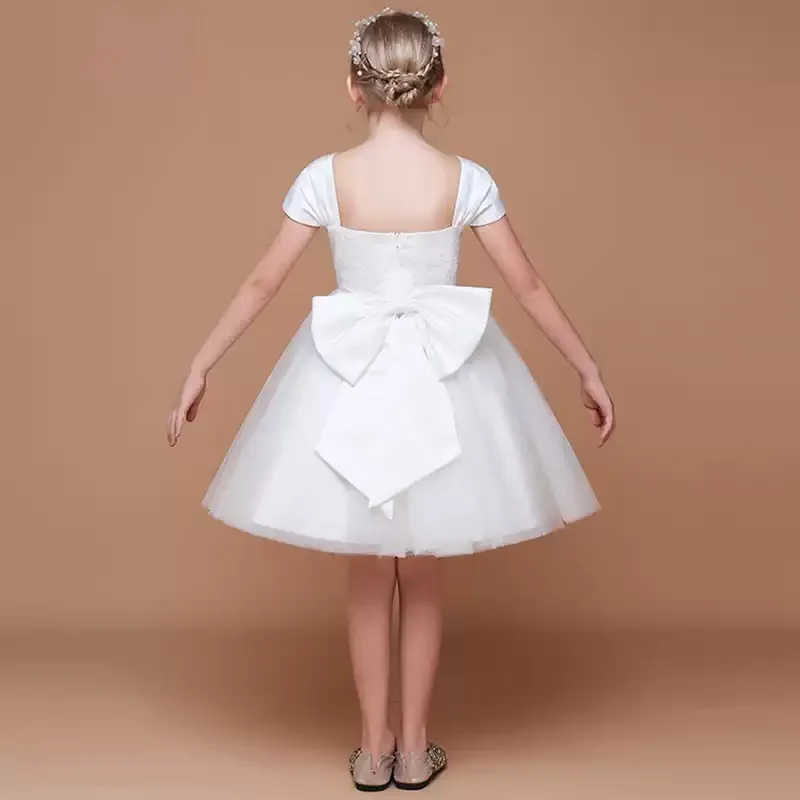 T ulleพัฟกระโปรงลูกไม้เสื้อท่อนบนการออกแบบที่ไม่ซ้ําแขนวัยรุ่นชุดศีลมหาสนิทชุดคอนเสิร์ตขนาดเล็กชุดเพื่อนเจ้าสาว/ที่กําหนดเอง