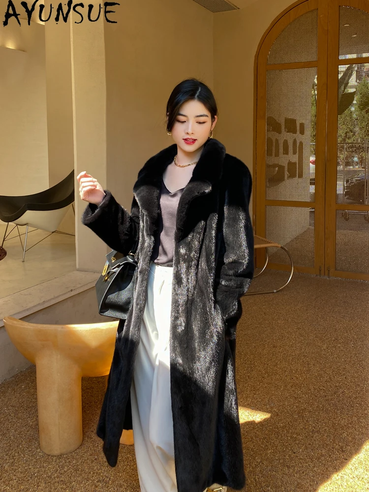 AYUNSUE Naturalny Aksamitny Futro Norki Damski Luksusowy Cały Płaszcz Norki dla Kobiet Odzież Wysokiej Jakości Długi Płaszcz 2025 Kożuch z Futrem