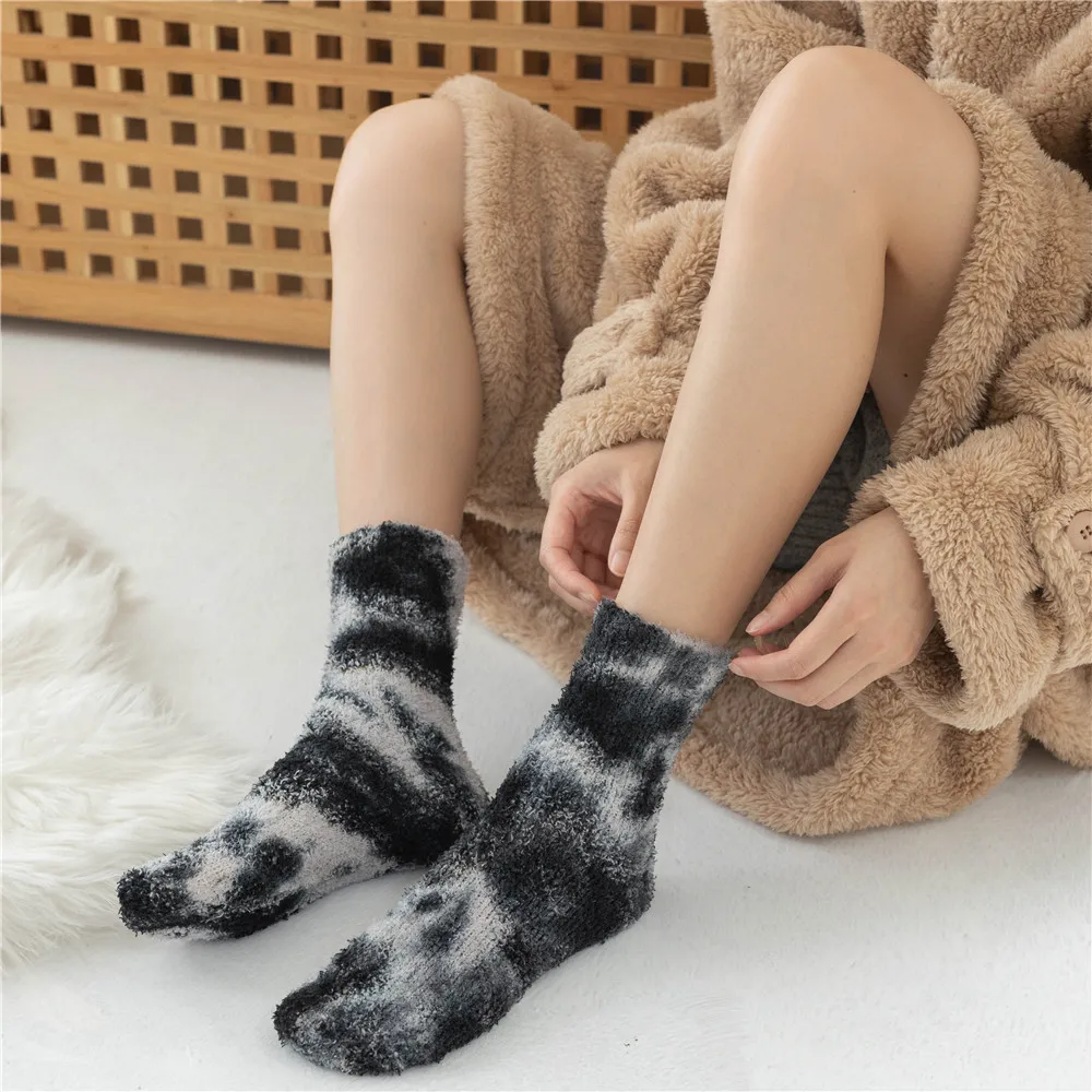 Socks Women Tie-dye Socks Ladies Warm Knee Winter Printing Thickened Coral Mink Fleece Girls Gift Hip Hop Floor Socks Stockings