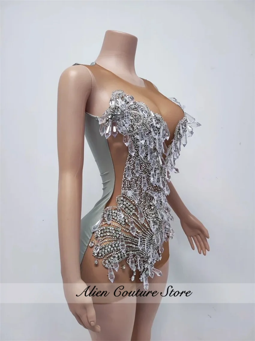 

Customised Silver Mini Short Prom Dresses For Black Girls Sparkly Beaded Diamond Birthday Party Dresses Mini Cocktail Robe De