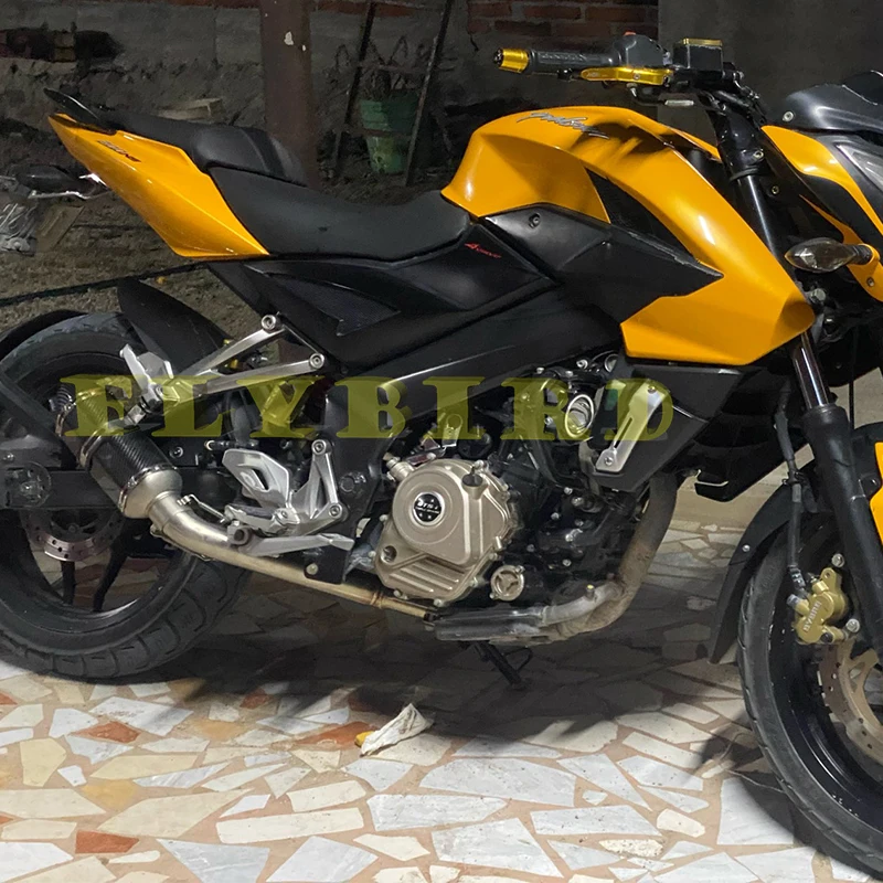 ل NS200 NS 200 BajajPulsarNS200 BajajPulsar دراجة نارية العادم الانزلاق على الأوسط وصلة الأنابيب الهروب موتو سباق الخمار دراجة نارية