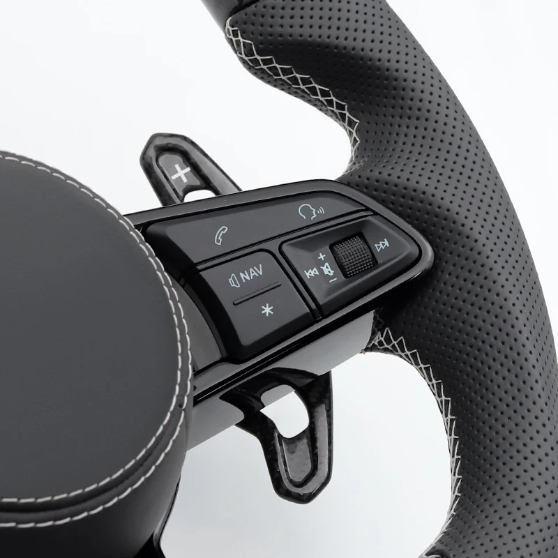 Modyfikacja kierownicy karbonowej w stylu square do Audi A3 A4 A5 A6 A7 A8 S3 S4 S5 S6 S7 S8 Q3 Q5 Q7 Q8 R8 RS RS3 RS4 RS5 RS6 RS7