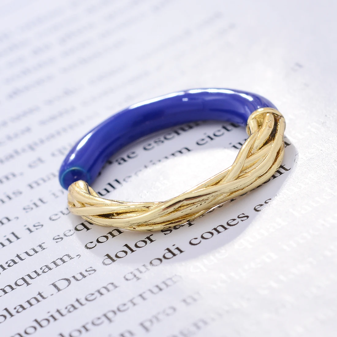 2023 New Arrival Elegant Blue Drop Glaze Double Color Female Finger Ring Jewelry For Women Christmas Gifts