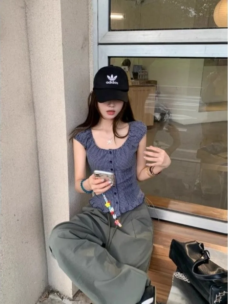 

Рубашка в синюю клетку в стиле ретро, ​​облегающая рубашка на одной пуговице, для путешествий, с квадратным воротником, с короткими рукавами, женский модный топ во французском стиле