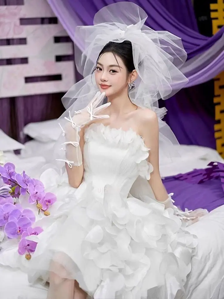 Белые короткие легкие свадебные платья Бальное платье невесты Утренний халат Открытый свадебный платье для высокого и банкета для взрослых